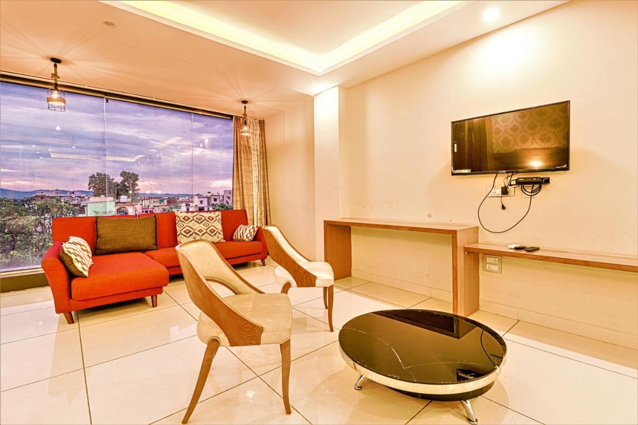 The Glory Hotel Dehradun Exterior photo
